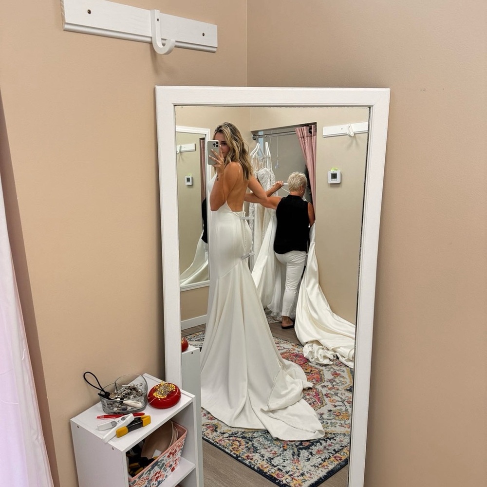 Justin Alexander Declan Gown - Picture 2 of 7